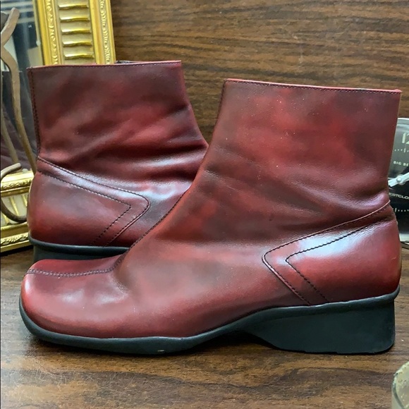 Reaction leather made in Brazil ankle boots - Picture 3 of 8